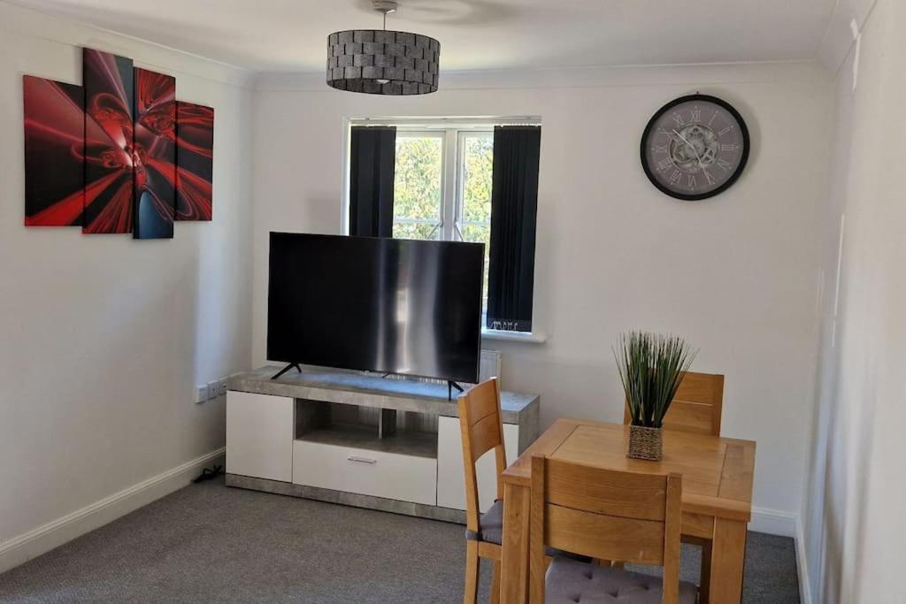Greenhithe Cosy Apartment, Netflix And Sport Channels Εξωτερικό φωτογραφία